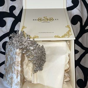 Selling my worn once gorgeous wedding headpiece from bridal styles boutique.
